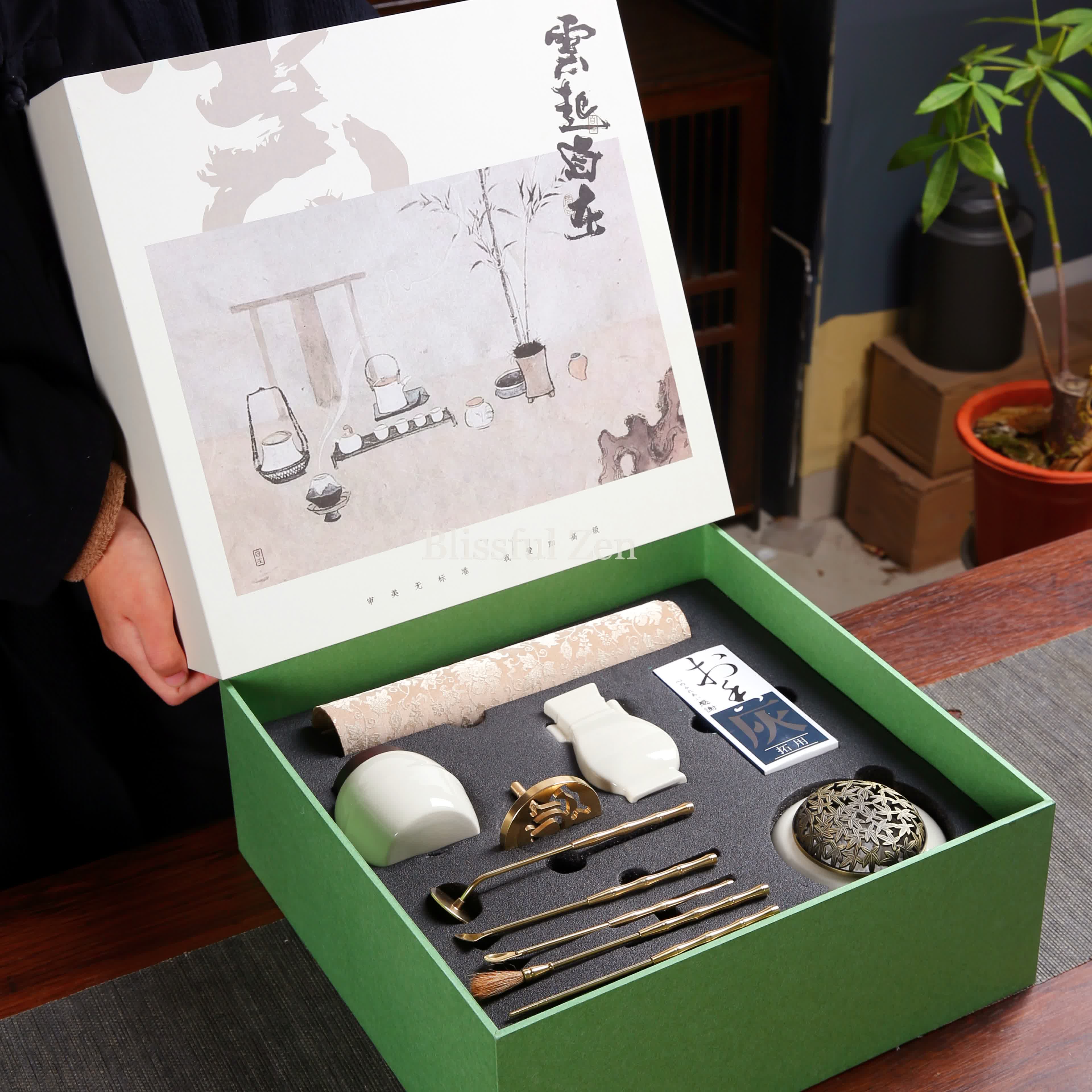 White Porcelain Tripod Incense Seals Set – For Relaxation & Stress Relief