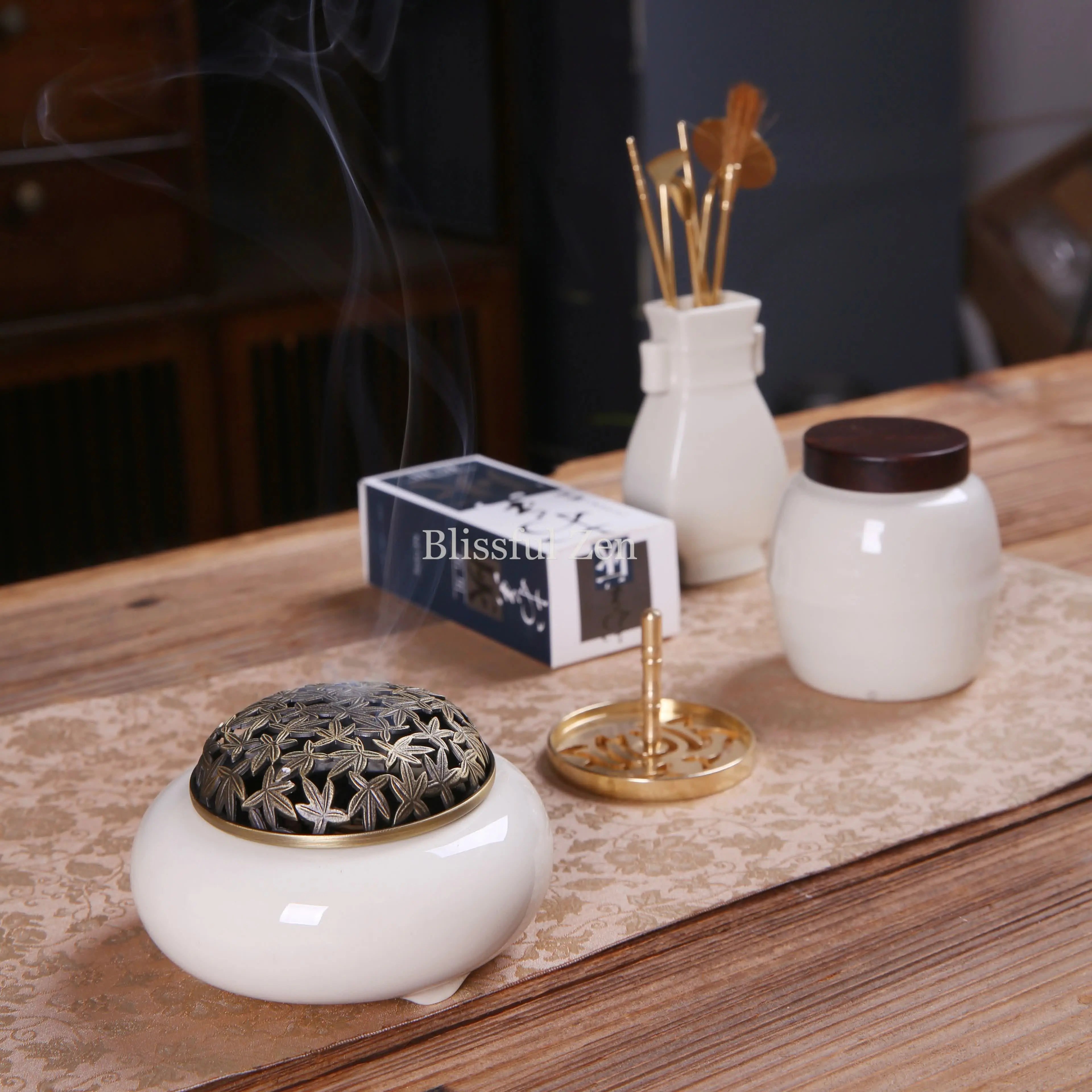 White Porcelain Tripod Incense Seals Set – Relaxation & Stress Relief