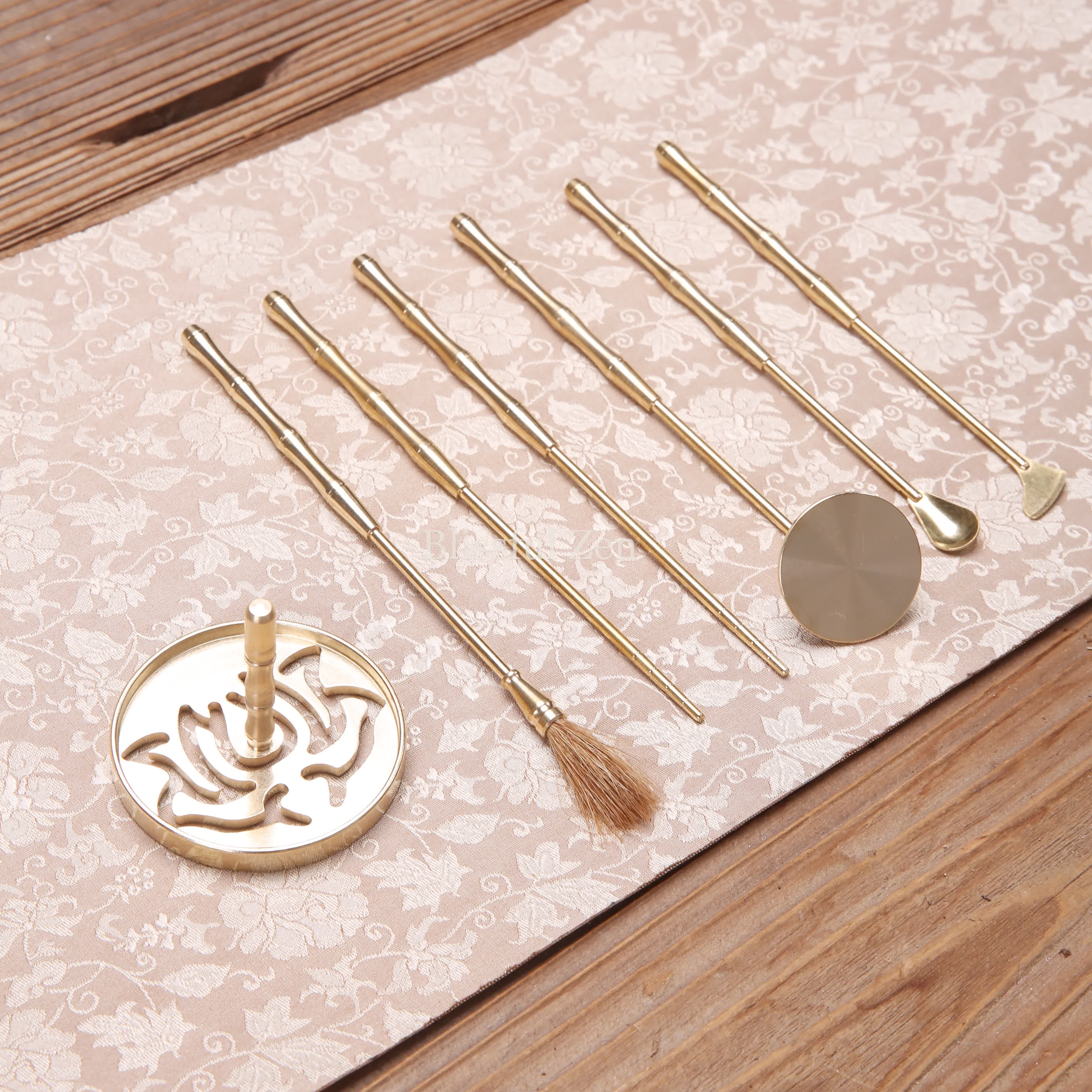 White Porcelain Tripod Incense Seals Set – Relaxation & Stress Relief