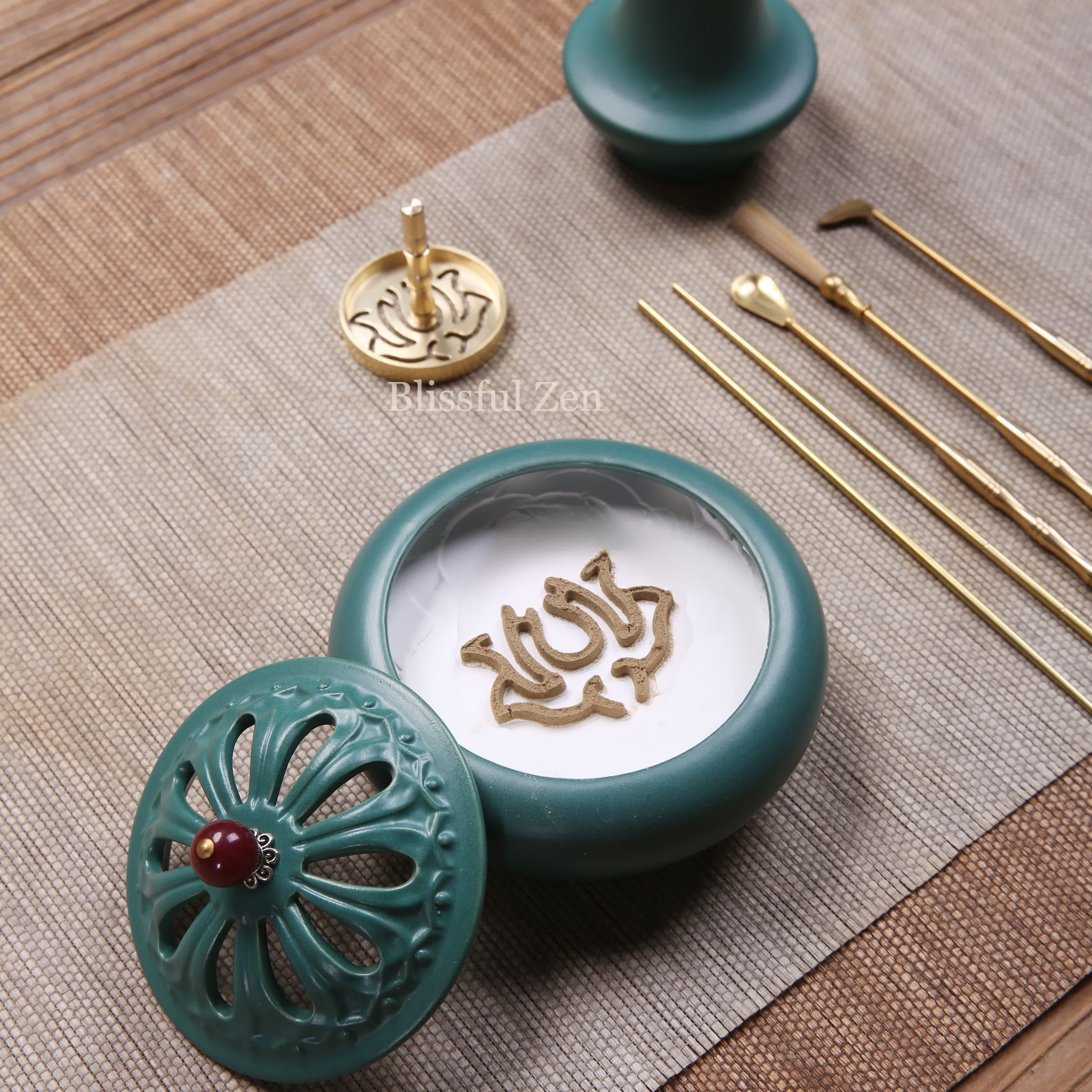 Ceramic Incense Stamps Set in Peacock Green – For Relaxation & Stress Relief